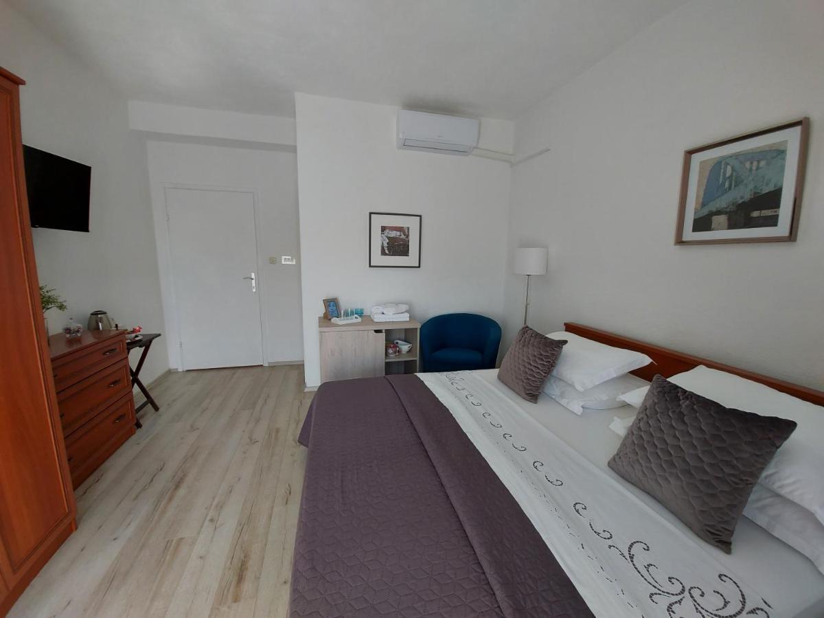 Apartments And Rooms Villa Dona Makarska Exterior photo