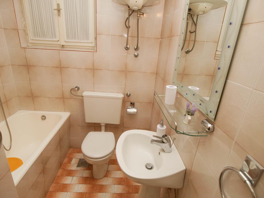 Apartments And Rooms Villa Dona Makarska Exterior photo